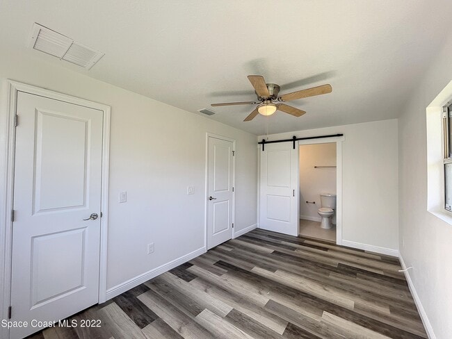 Building Photo - 124 Bermuda St