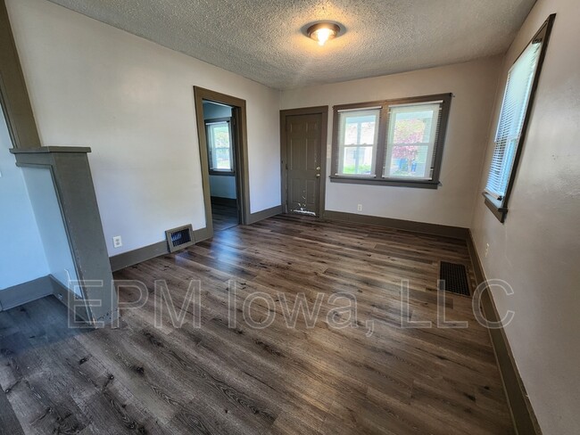 Building Photo - 526 Kirkwood Ave