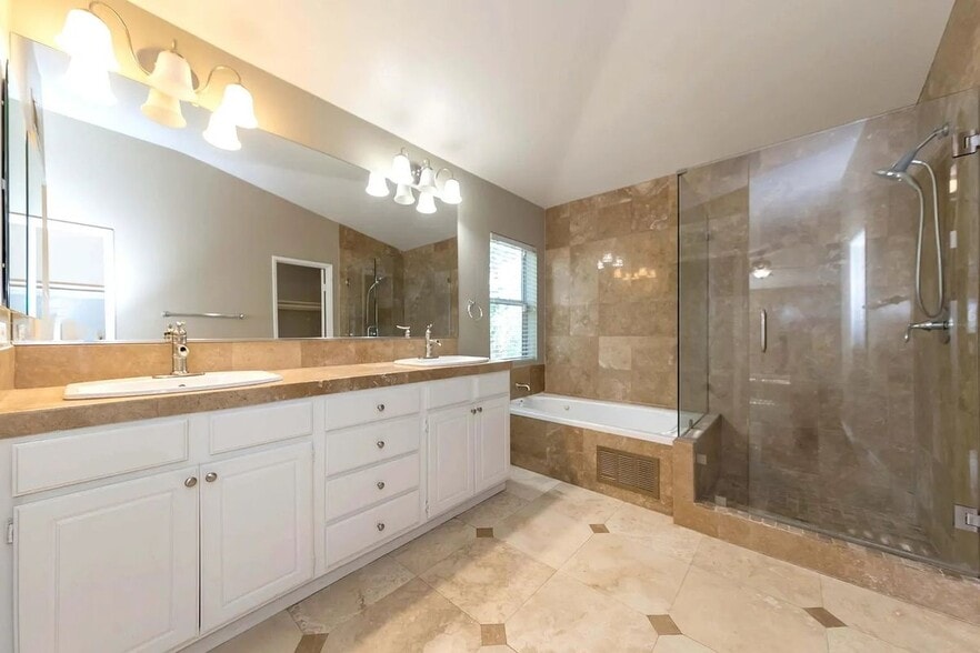 Building Photo - 8704 E Wiley Way