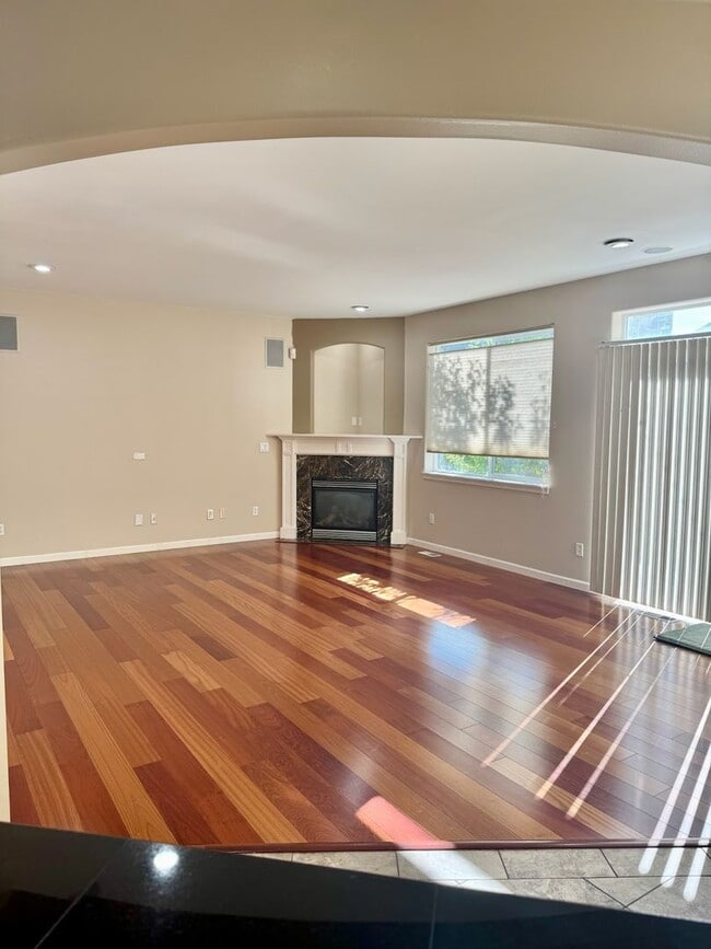 Building Photo - Stylishly updated 4 BedroHome in Park at Creekside — Ideal Location, Great Schools, Modern Comfor...