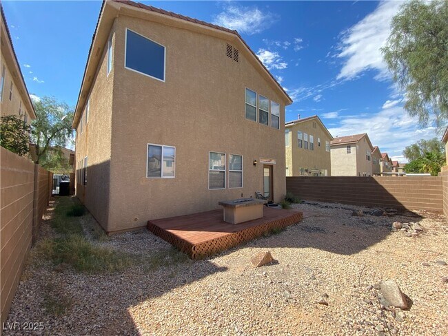 Building Photo - 744 Blue Barrel St