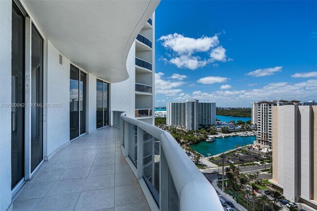 Building Photo - 16001 Collins Ave