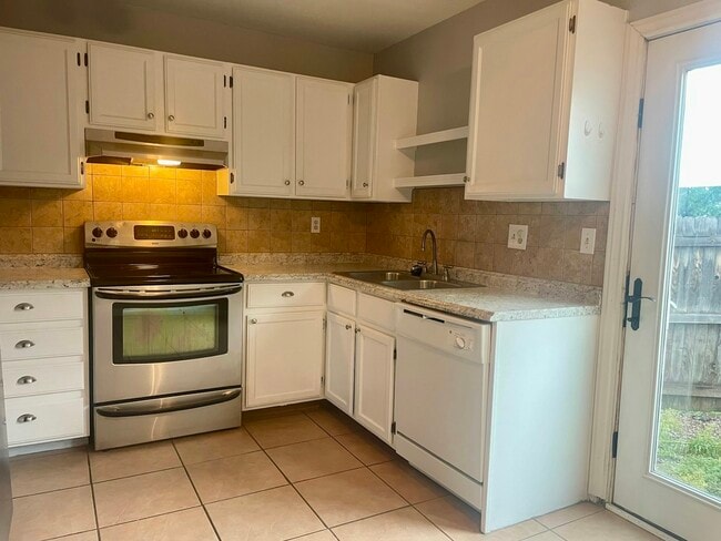 Building Photo - 2198 Baltimore Cir