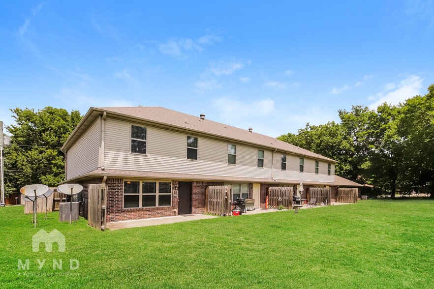 Building Photo - 313 W Thurman St