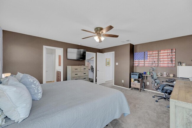 Building Photo - 5812 Pescia St
