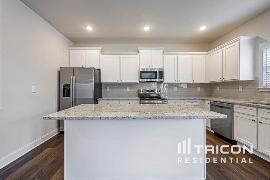 Building Photo - 409 Curlin Ct