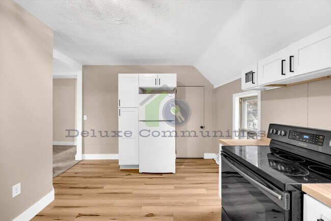 Building Photo - 1011 Jennette Ave NW