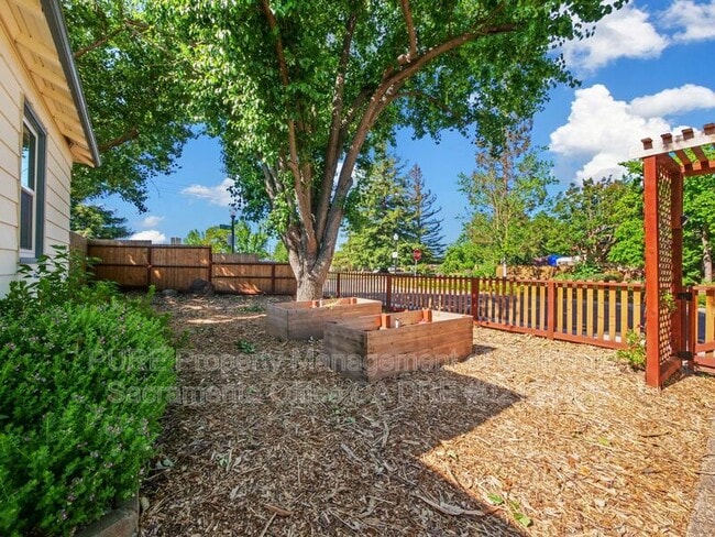 Building Photo - 4741 60th St