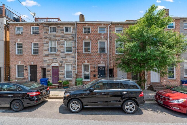 Building Photo - 207 S Regester St