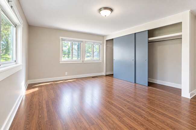 Building Photo - 2765 Sunset Ave