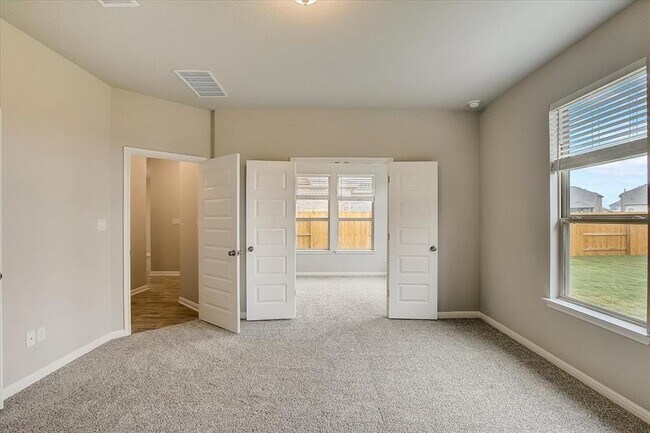 Building Photo - 108 Peruvian Ln