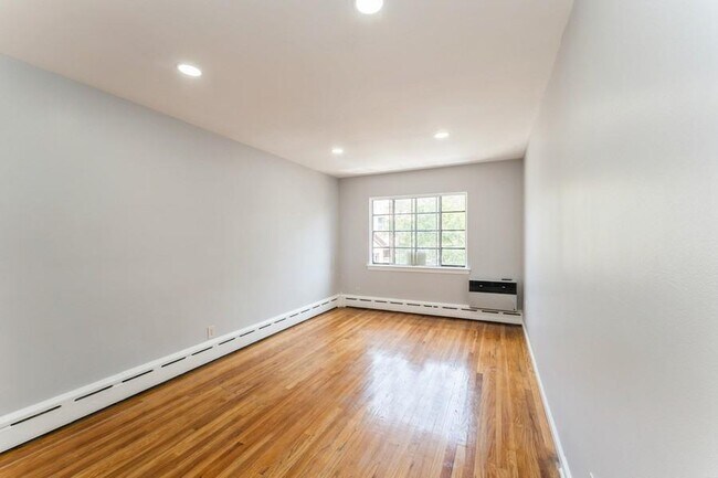 Building Photo - 103-28 115th St