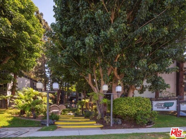 Building Photo - 7765 W 91st St