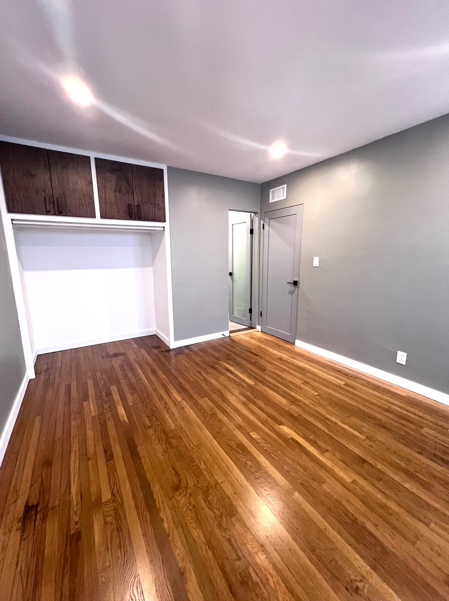 Building Photo - 3547 E Green St