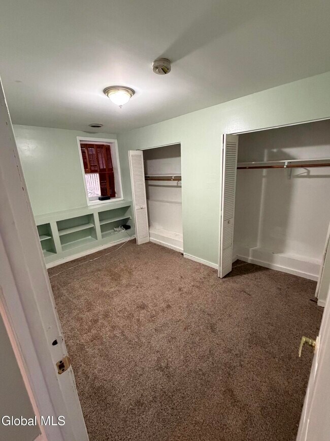 Building Photo - 56 S Swan St