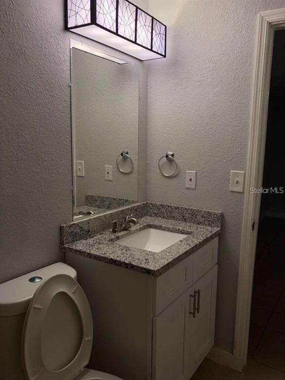 Building Photo - 355 Weathersfield Ave