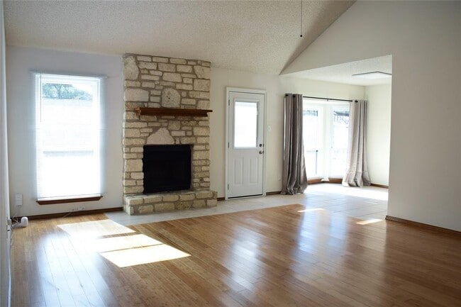 Building Photo - 1911 Klattenhoff Dr