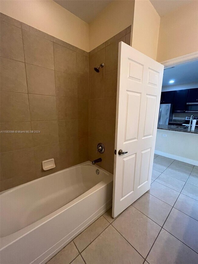 Building Photo - 950 SW 147th Ave