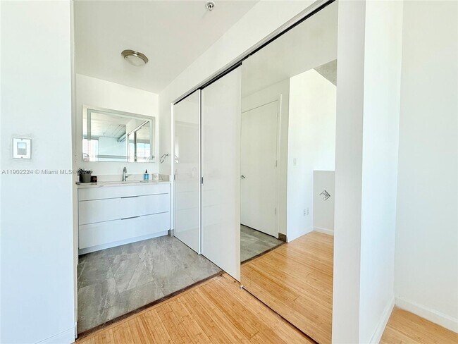 Building Photo - 690 SW 1st Ct