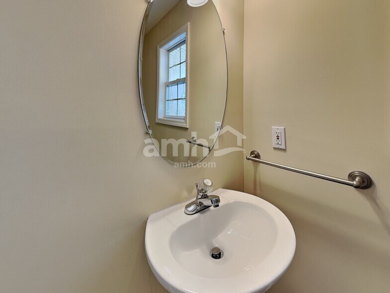 Building Photo - 6613 Ivy Stone Dr