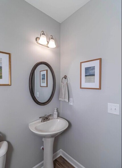 Building Photo - 300 Stonebridge Dr