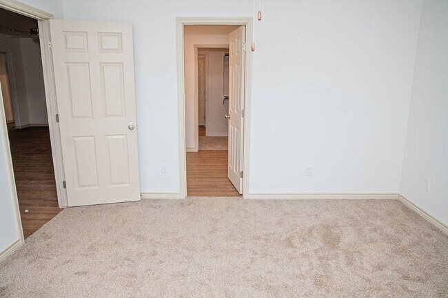 Building Photo - 1324 Bajada St