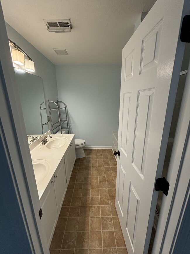 Building Photo - 5608 Santeelah Ct