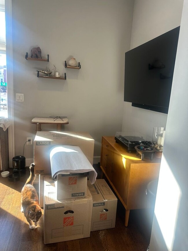 Building Photo - Modern Features Columbia Heights Neighborhood 2 Bedroom 2 Bath Condo with Balcony Pet Friendly