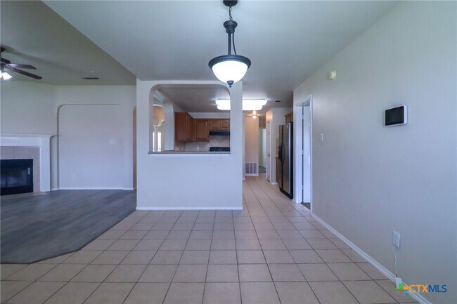 Building Photo - 1805 Lobrecht Ct