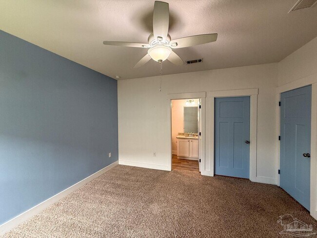 Building Photo - 6169 Jenks Dr