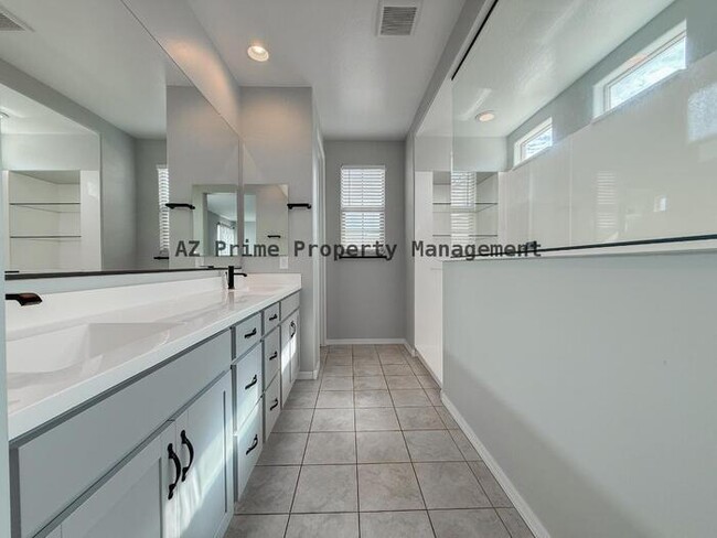 Building Photo - 19757 W Pinchot Dr