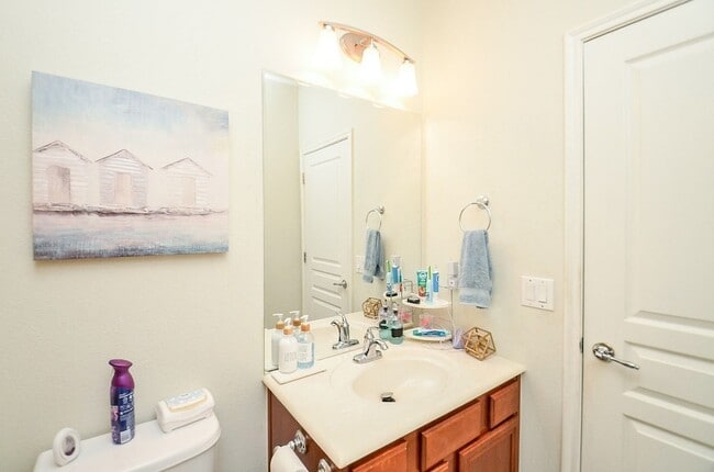 Building Photo - 9422 Herons Grove Ln