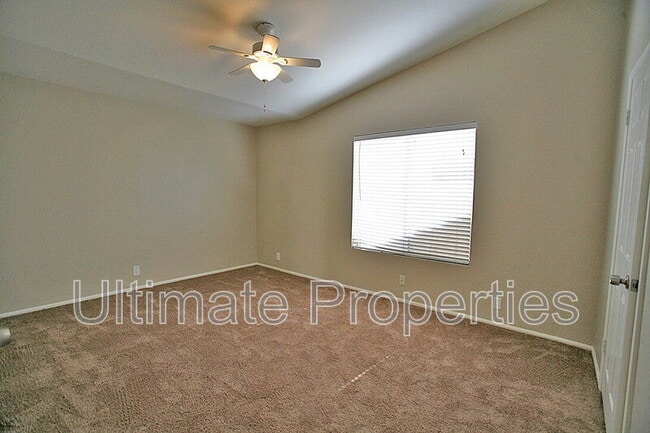 Building Photo - 7721 W Tonto Dr