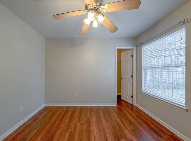 Building Photo - 3122 Pleasant Ct