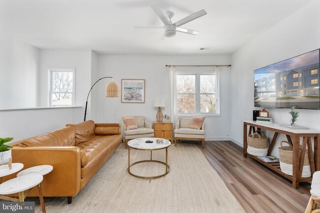 Building Photo - 308 Douglas Ave