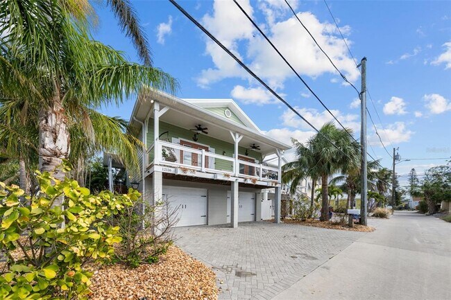 Building Photo - 12116 Lagoon Ln