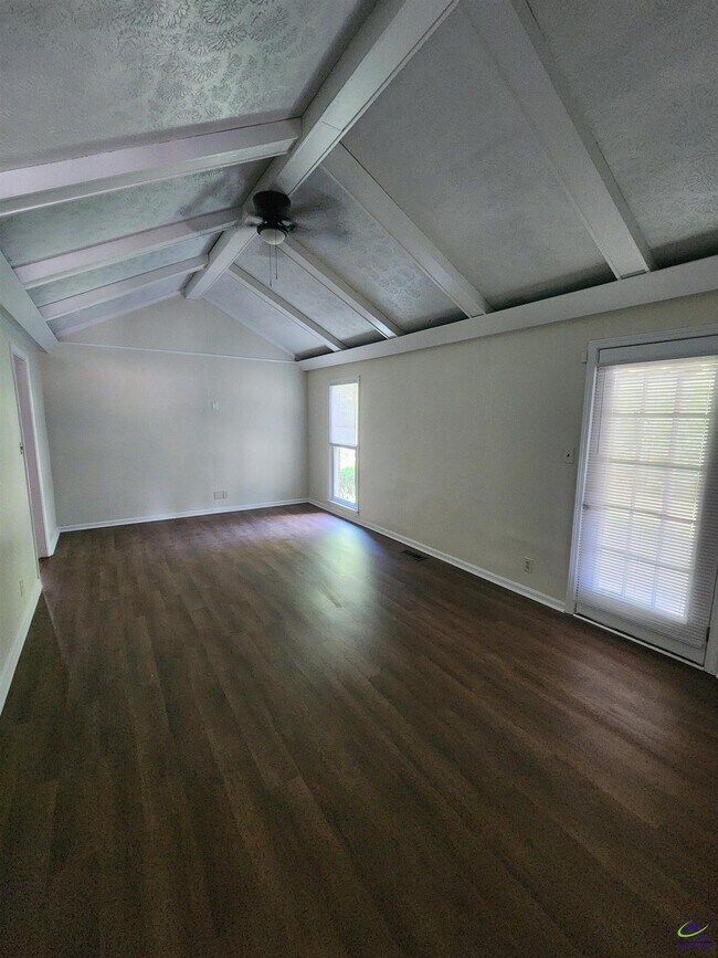 Building Photo - 1082 Lennox Pl