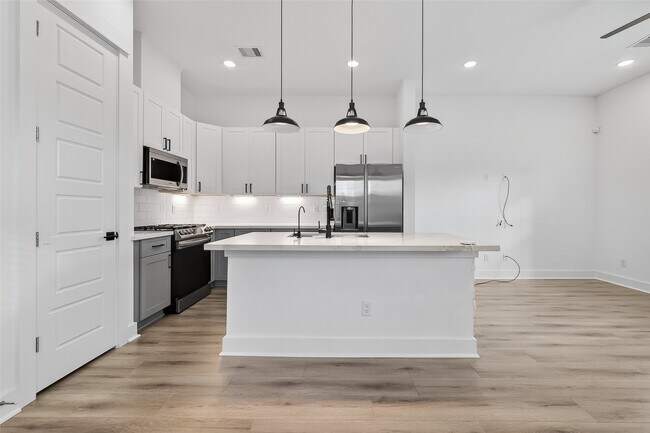 Building Photo - 314 Neyland St