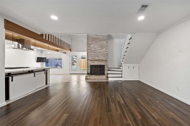 Building Photo - 6210 Gladewell Dr