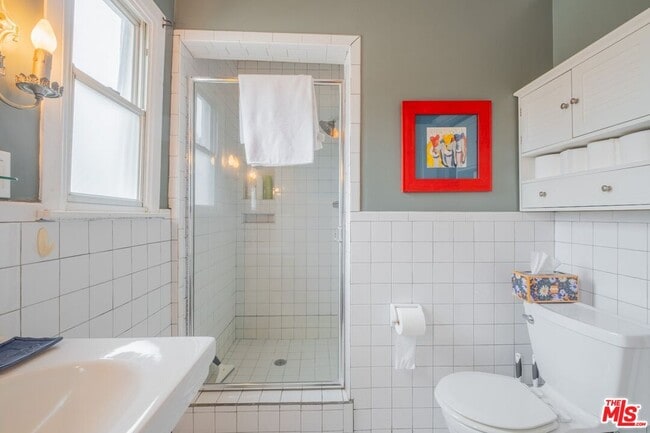 Building Photo - 8318 4th St