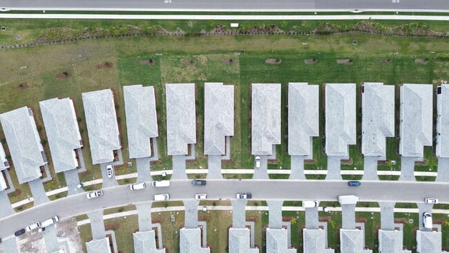 Building Photo - 8173 Sternway Rd