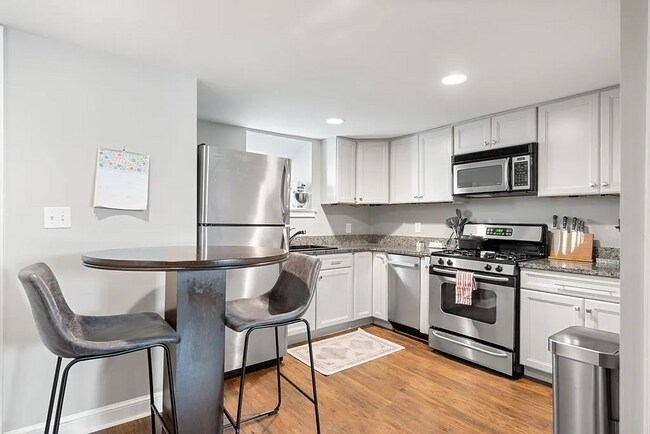 Building Photo - 12 Springer St