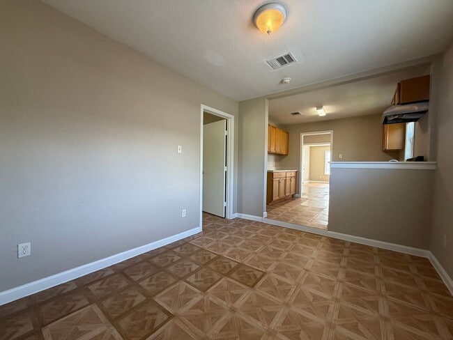 Building Photo - 3406 Milbrad St