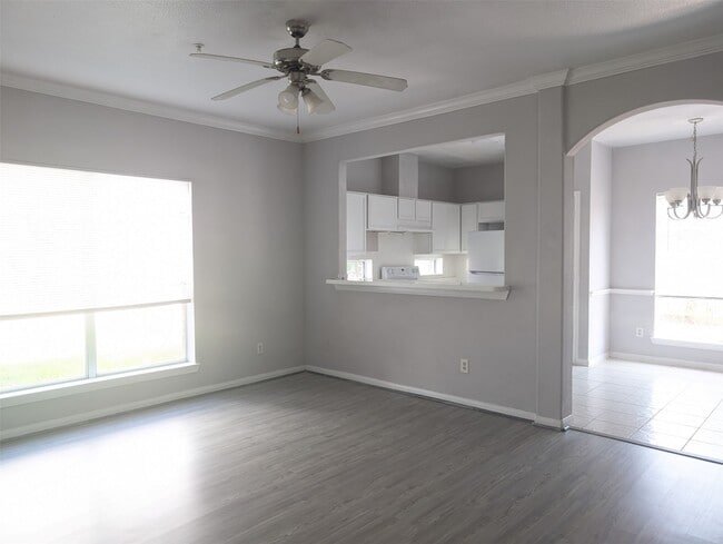 Building Photo - 6289 Wilcrest Dr
