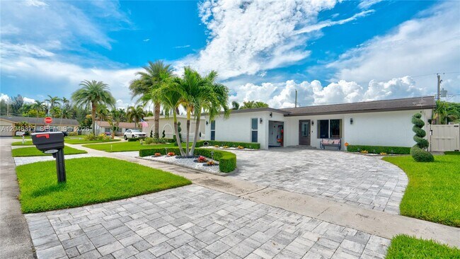 Building Photo - 11370 NW 46th Pl