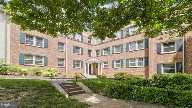 Building Photo - 2206 Washington Ave