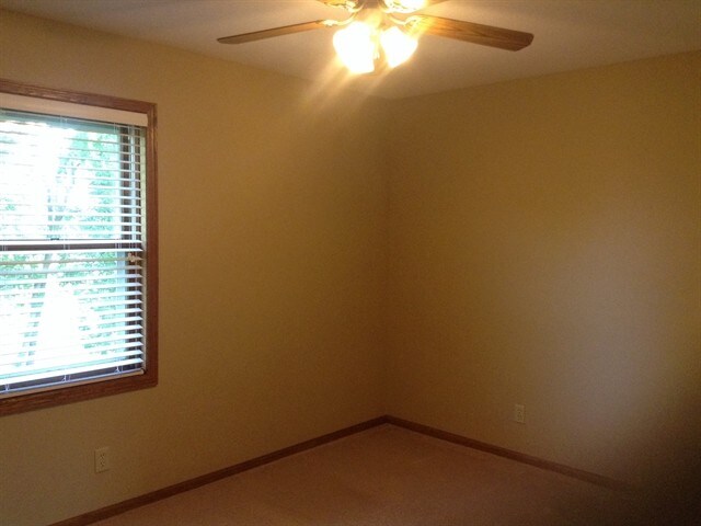 Building Photo - 430 E Clancy St