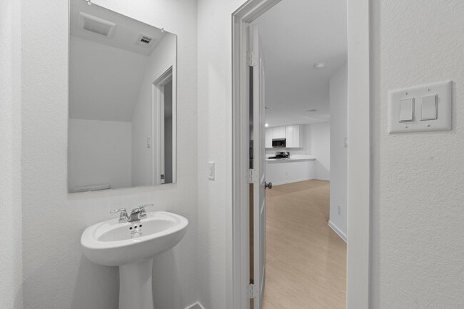 Building Photo - 25373 Carnation Ct