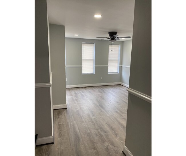 Building Photo - 210 N Mount St