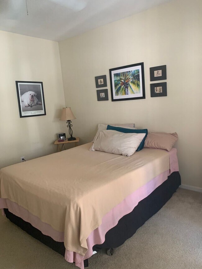 Building Photo - 571 Water St